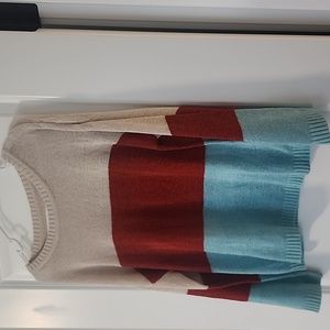 Lightweight long-sleeved top